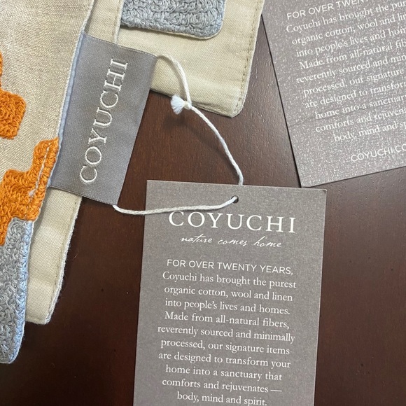 Coyuchi Bold Embroidered Linen Placemat Set of 8 - Picture 6 of 6